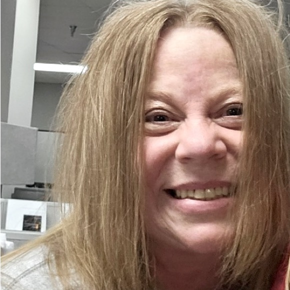 Meet your Posher, Shelley - Picture 1 of 1